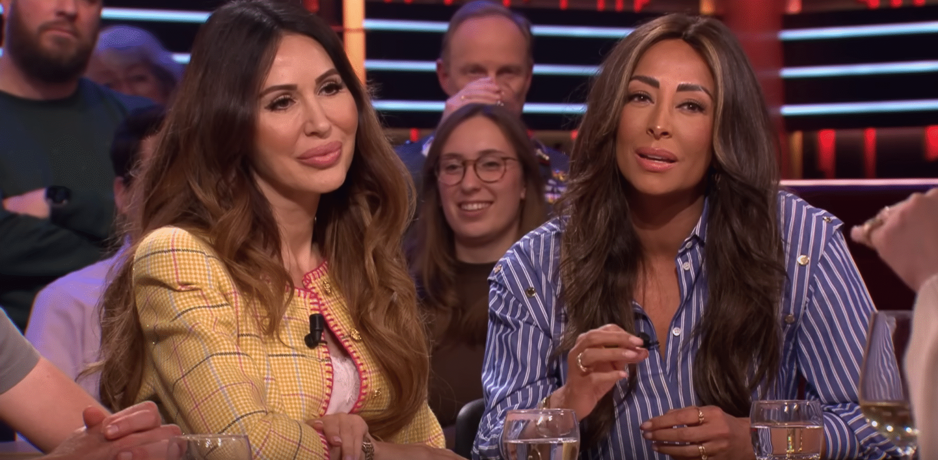 Tamara Elbaz en Maria Tailor in het televisieprogramma Bar Laat.