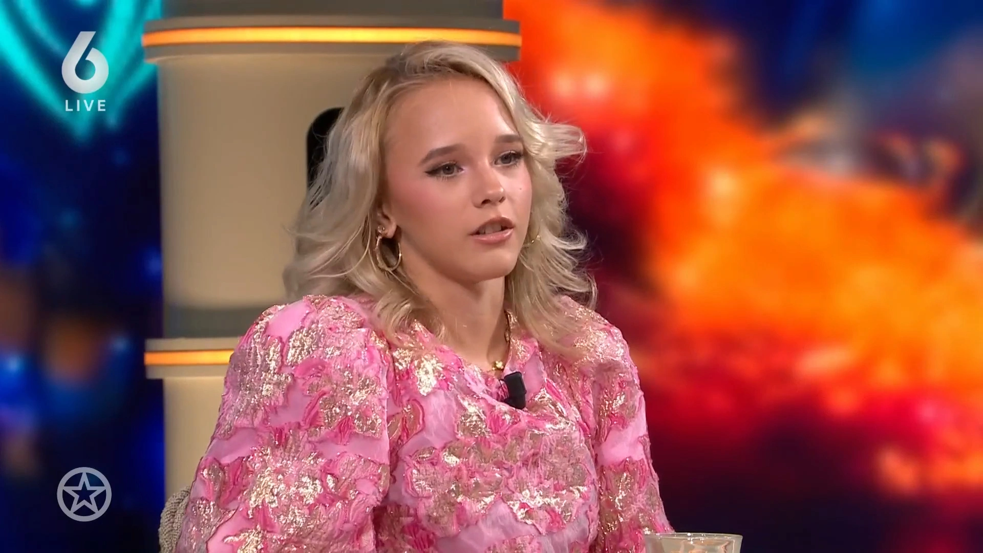 Emma Kok in Shownieuws (SBS 6)