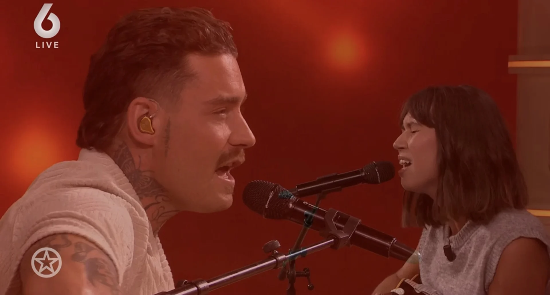 Douwe Bob en MEAU (© Shownieuws)