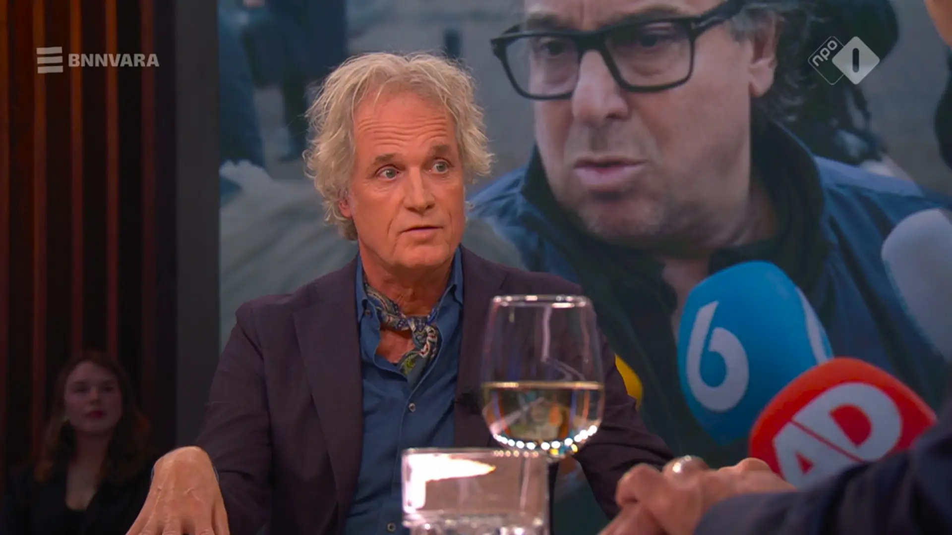 Jeroen Pauw, met op de achtergrond Marco Borsato Jeroen Pauw, met op de achtergrond Marco Borsato