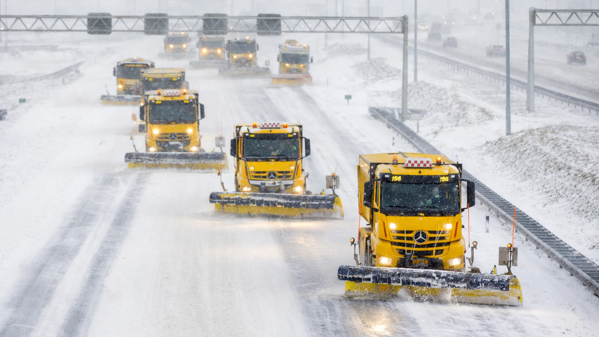 Sneeuwschuivers Nederland sneeuw koud glad