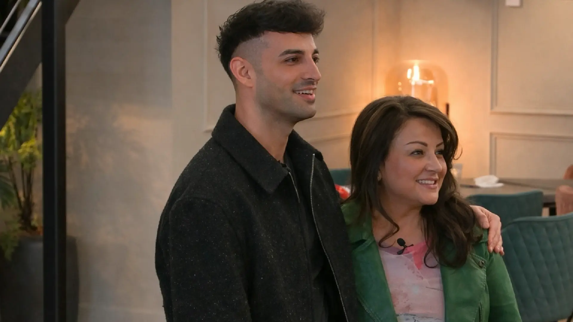 Salar en zijn moeder in De Bondgenoten Salar en zijn moeder