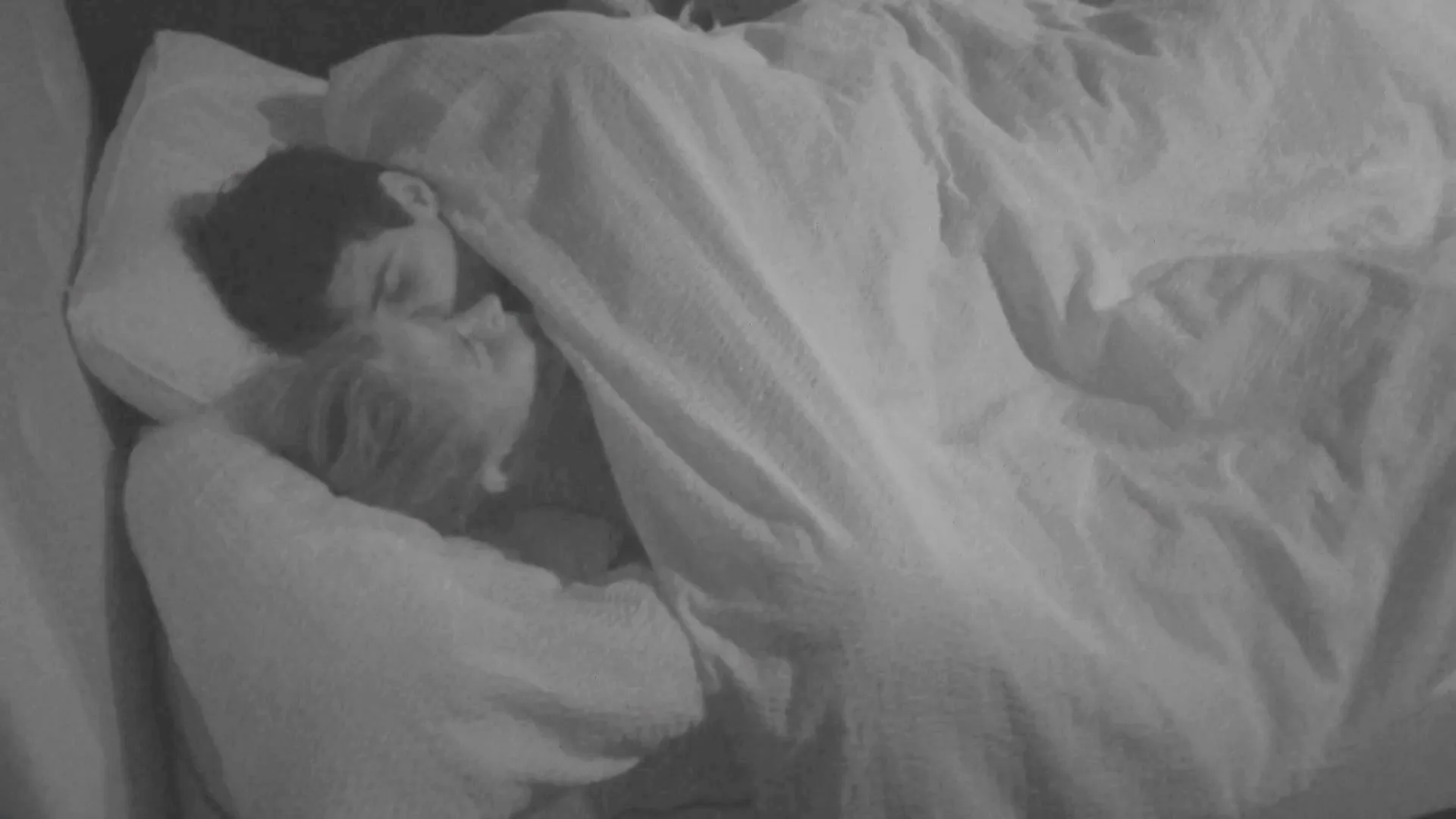 Anouk en Diederik duiken samen het bed in