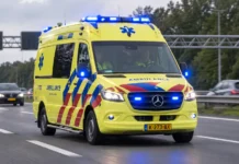 Bekende sportpresentator (54) getroffen door hartstilstand Ambulance op de snelweg