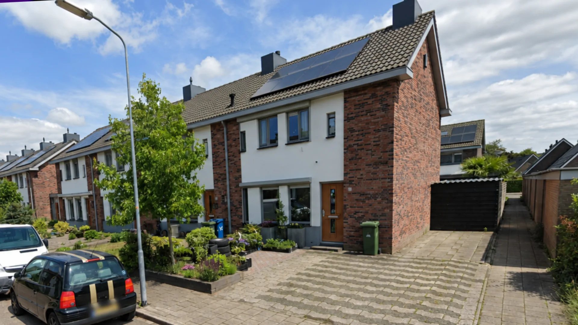 De woning in de Léharstraat in Eerbeek waar die jongen vrijdag dood werd aangetroffen (© Google) De woning in de Léharstraat in Eerbeek waar die jongen vrijdag dood werd aangetroffen (© Google)