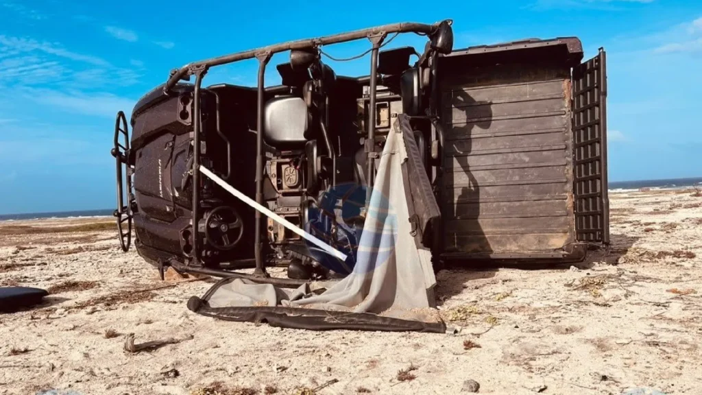 Deze terreinwagen waarin onder meer Kimberly zat sloeg over de kop.