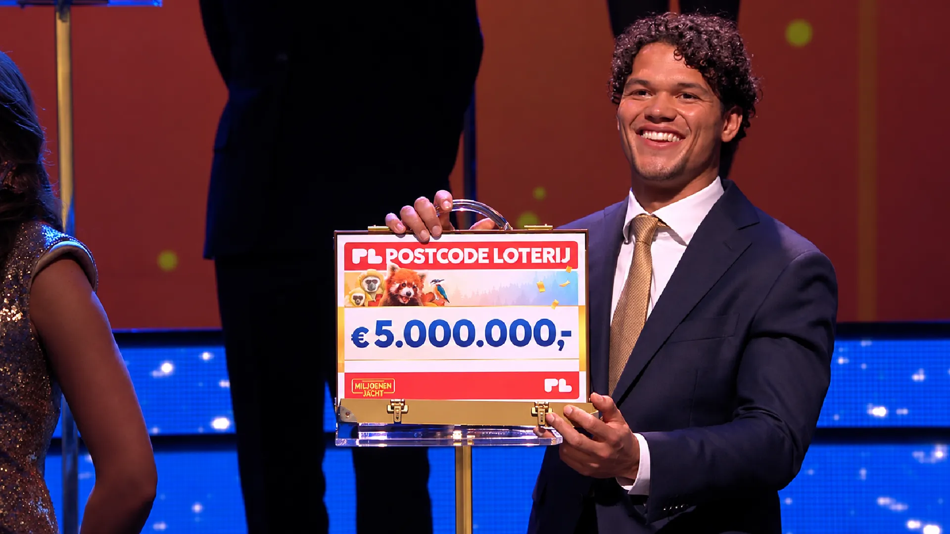 De koffer met 5 miljoen euro bij Miljoenenjacht De koffer met 5 miljoen euro bij Miljoenenjacht